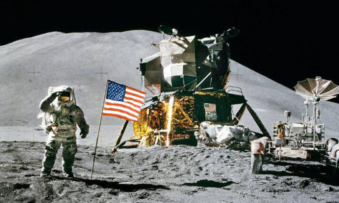 NASA düğmeye basıyor: Ay’a iki astronot gönderecek